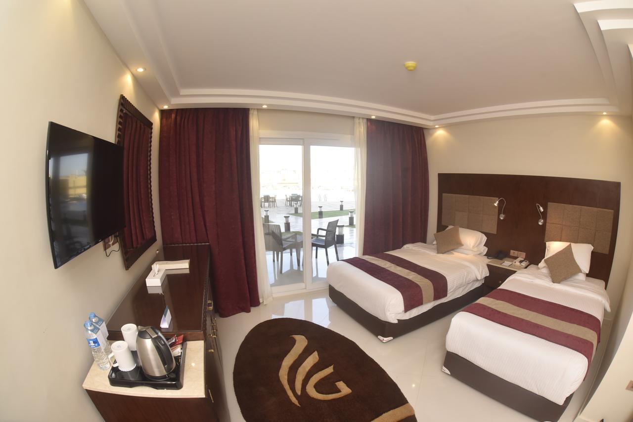 Grand Ocean El Sokhna Hotel Ain Sukhna Exterior photo A room at the hotel